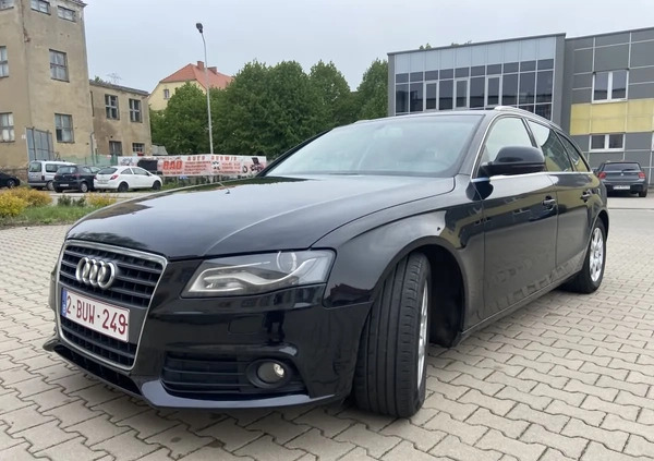 Audi A4 cena 34900 przebieg: 200000, rok produkcji 2008 z Sulejów małe 781